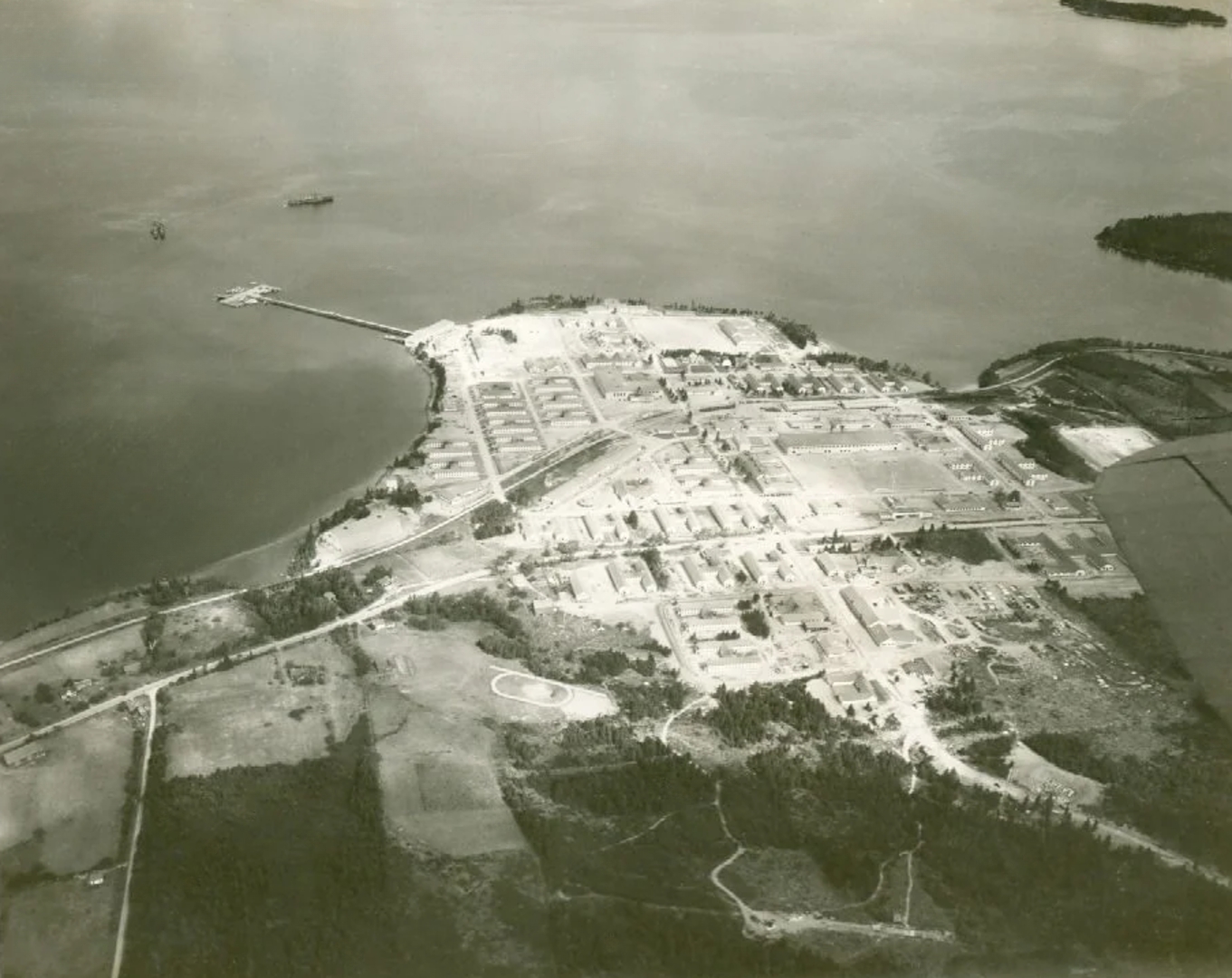   1944 00 00~ac~Aerial6 ArtBarran~cropped~1361x1080~Eraser InPixio12