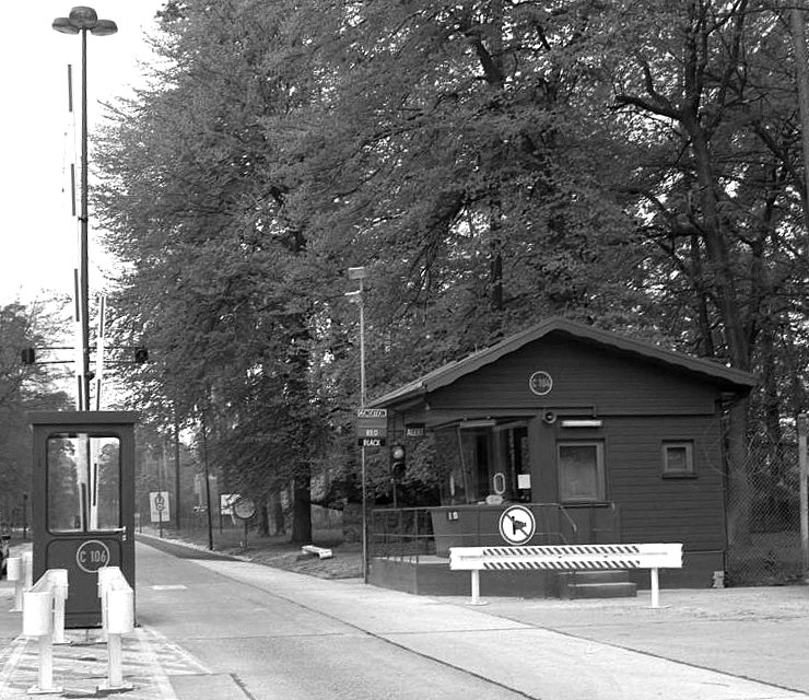 The GRA gate to CF-104 flight lines(1970s-1980s)... photo submitted to CFB Baden Remembered (Facebook)