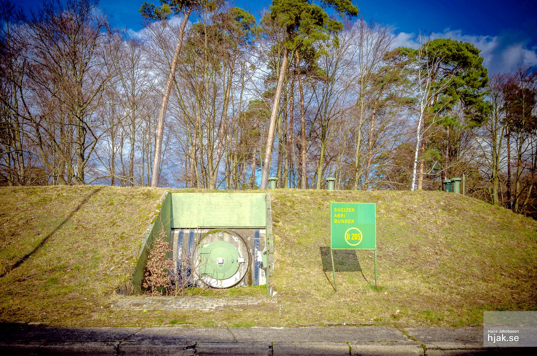 Shelter/bunker B205 entrance(2018)... photo by Hans Jakobsson (Flickr)