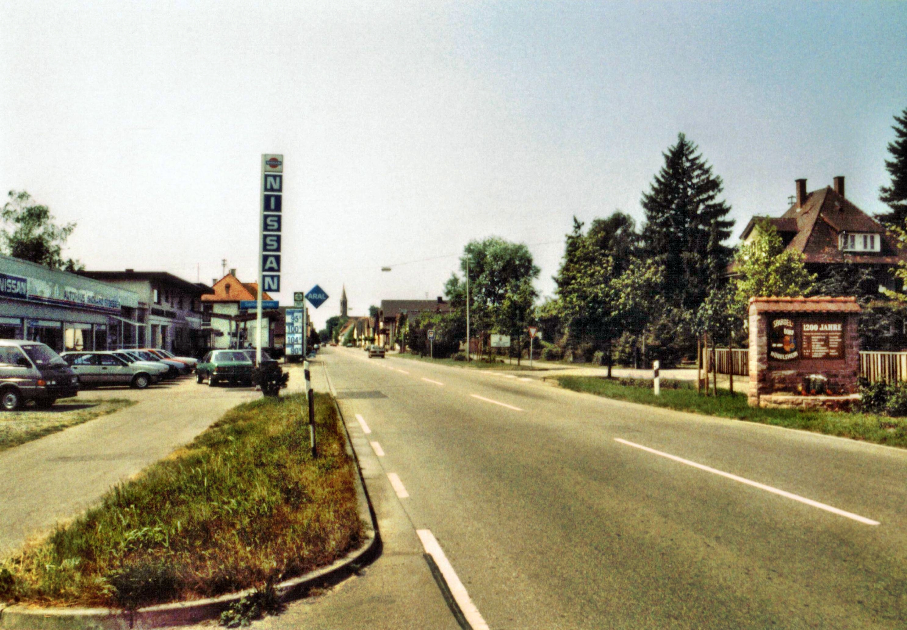 Coming into Hugie from Rastatt on Hauptstraße(1988)... photo by Phantom of the flicks (Flickr)