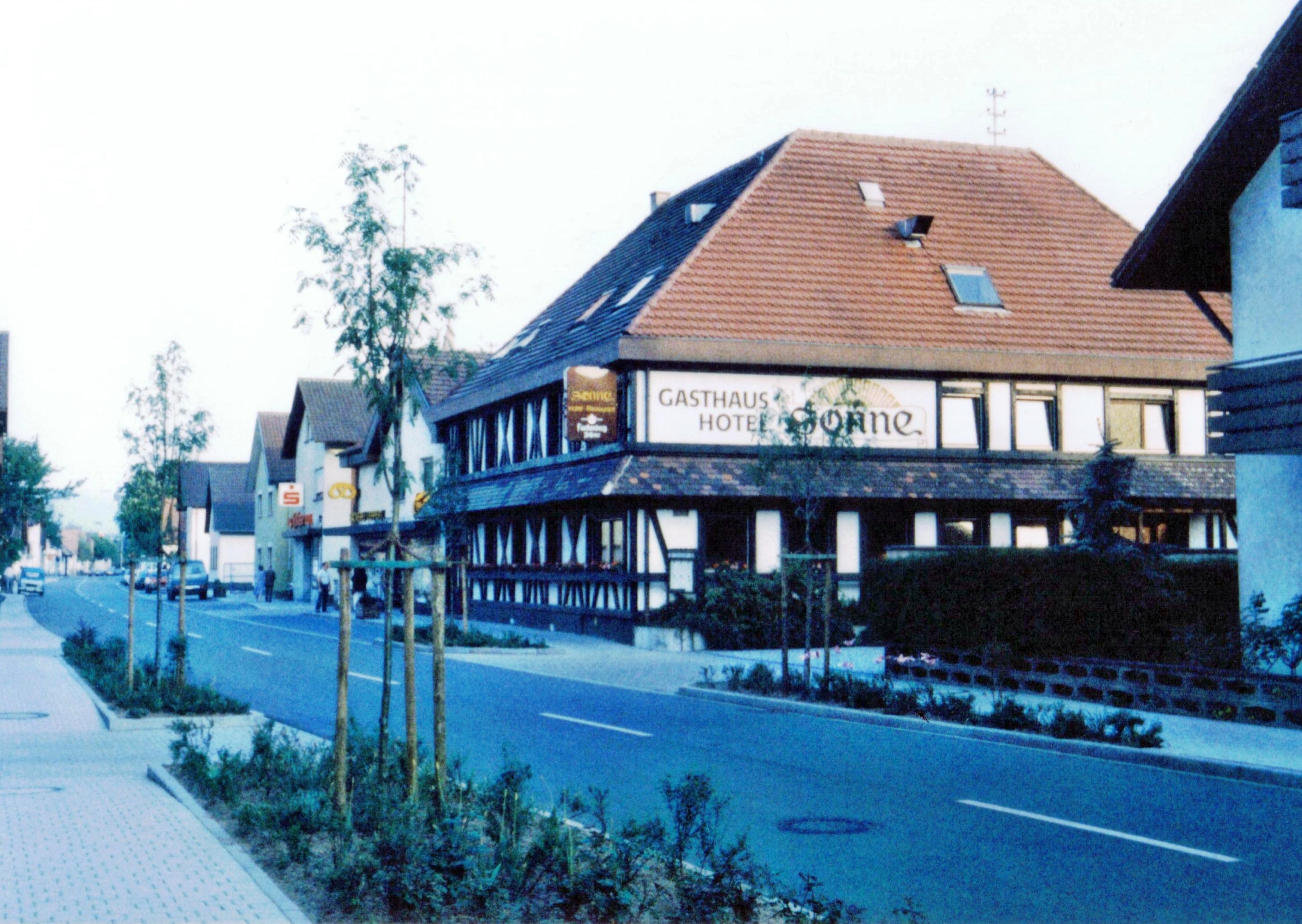 Gasthaus Sonne(1980s)... photo by Phantom of the flicks (Flickr)