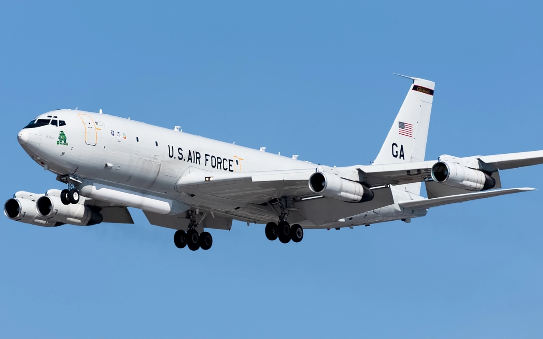 This United States Air Force Boeing E-8C J-Stars used to be Canadian Armed Forces Boeing 707 (CC-137) number 13705, seen here approaching Hunter Army Airfield in Savannah, Georgia.