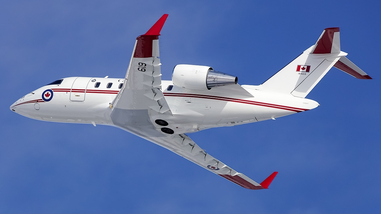 144619 royal canadian air force bombardier cc 144d challenger cl 600 2b16 650 PlanespottersNet 1153181 5478e75f81 o~Eraser InPixio11