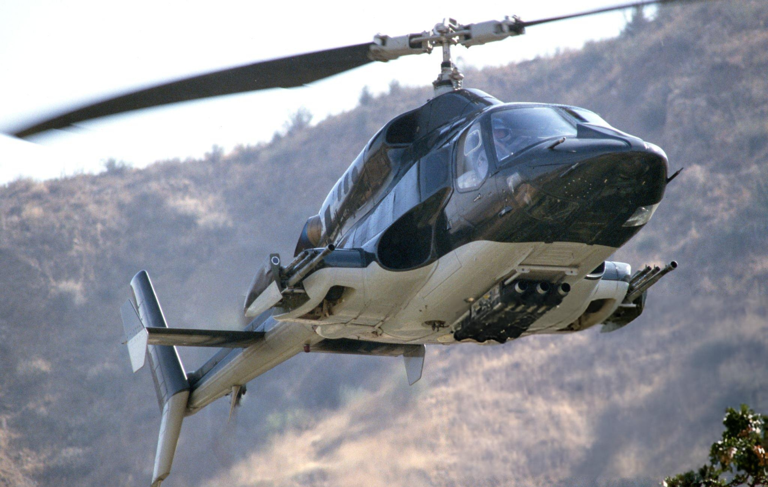 1985 09 04~gettyimages 1235279044 2048x2048~dl.beatsnoop.com 3000 cTQwgureCX.jpg