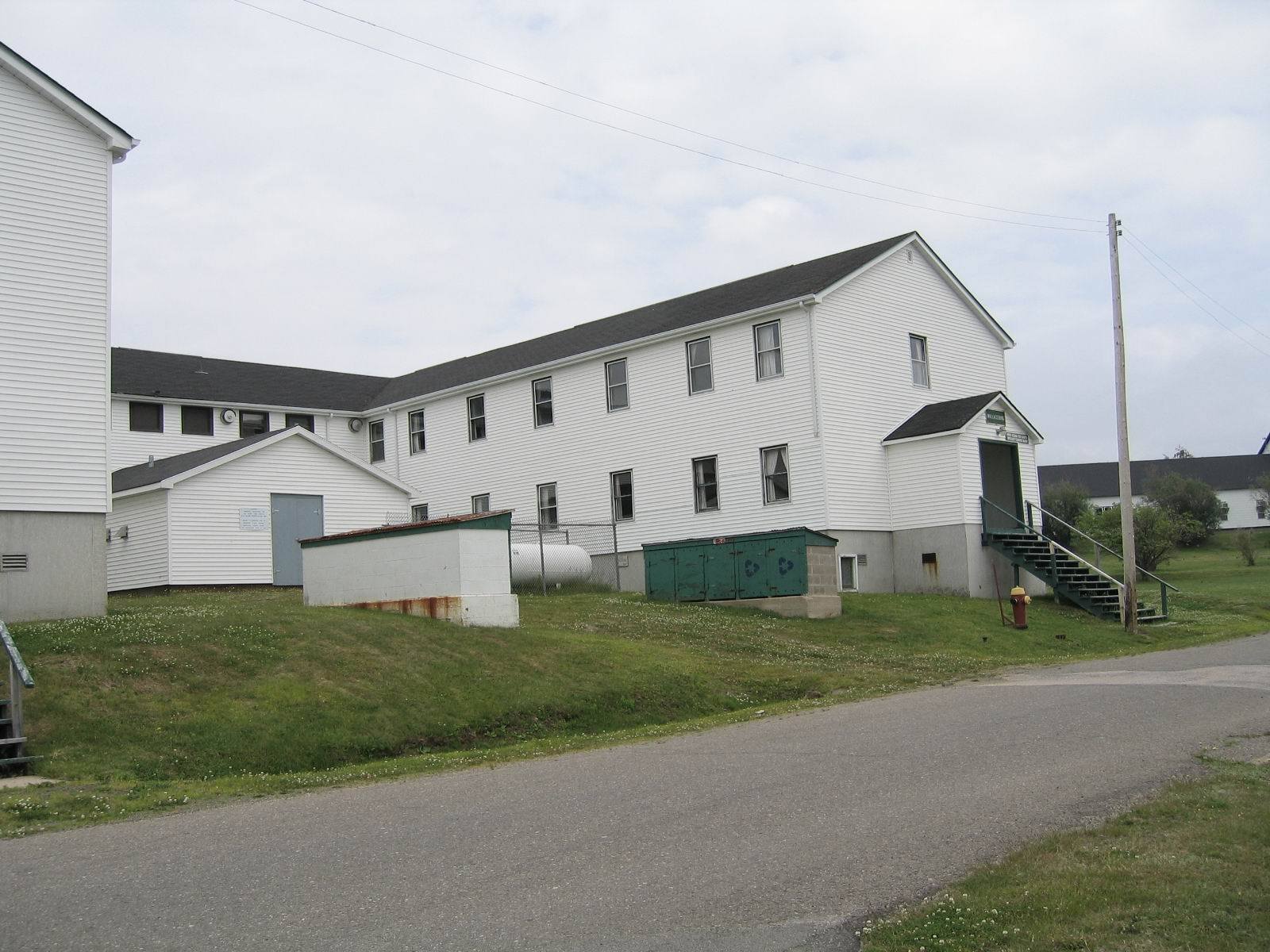 Iroquois (L) + Wallaceburg (R)34-3N (L) + 34-3S (R)(rear)Spitfire Street