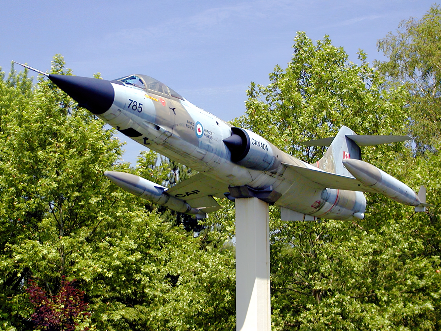  4TH June 2003 ... photo by Bantzhaff Patrick (Airliners) 